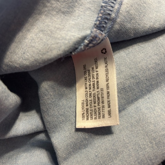 Lot of 2 XL Old Navy Maroon and A New Day Denim Button Down Shirts Like New - Picture 8 of 15